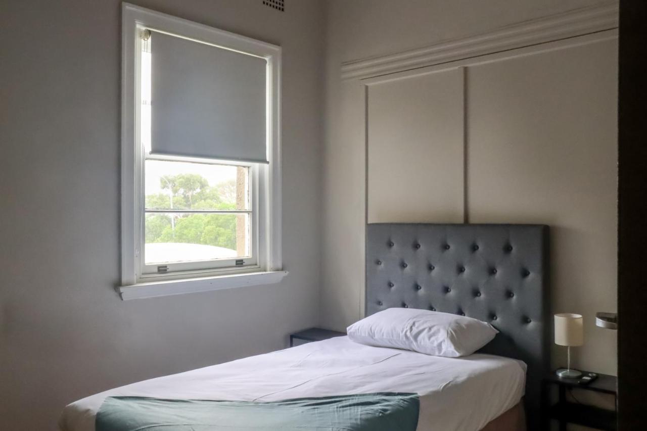 Tates Hotel Windsor Ngoại thất bức ảnh