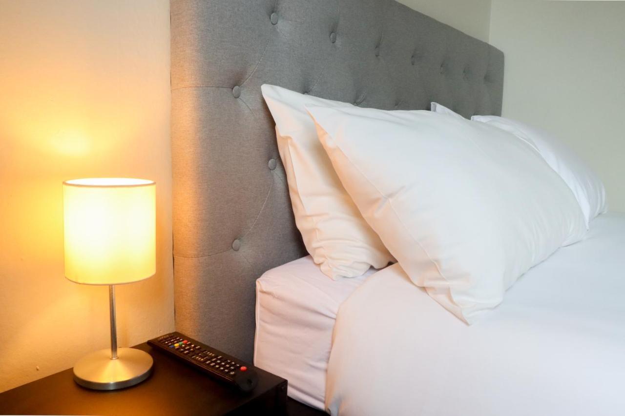 Tates Hotel Windsor Ngoại thất bức ảnh